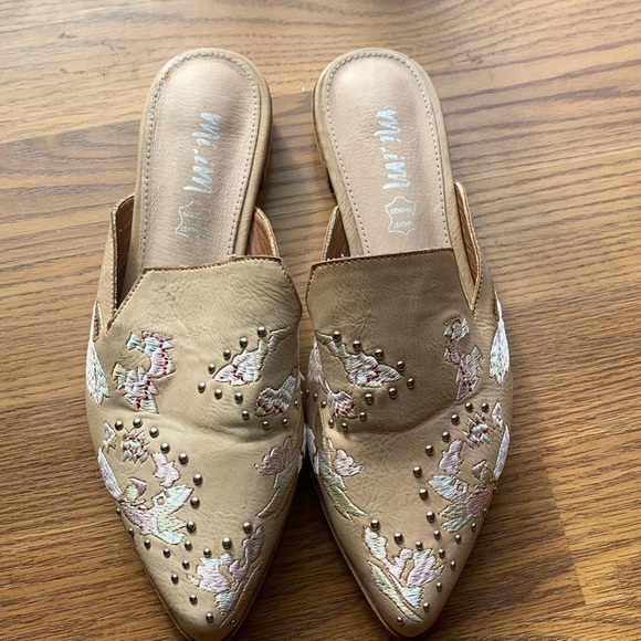 Mi.iM Loafers Mules Shoes Women Size 9 Genuine Leather Cream Casual Fashion - Picture 1 of 4
